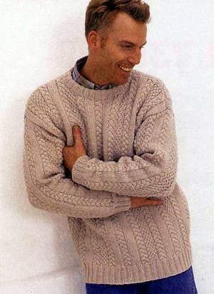Мужской вязаный пуловер с косами